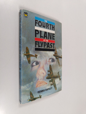 Dennis Hamley : The Fourth Plane at the Flypast