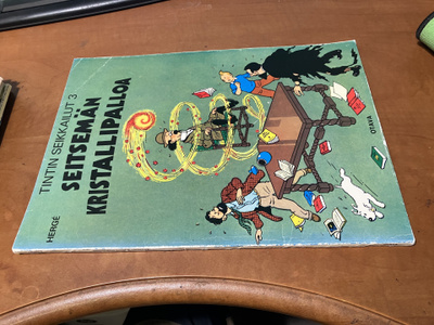 TINTIN SEIKKAILUT 3 SEITSEMÄN KRISTALLIPALLOA HYVÄ