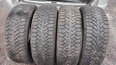 Nastarenkaat 235/65r17