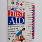 Emergency first aid : a quick reference guide to step-by-... - pikkukuva 1