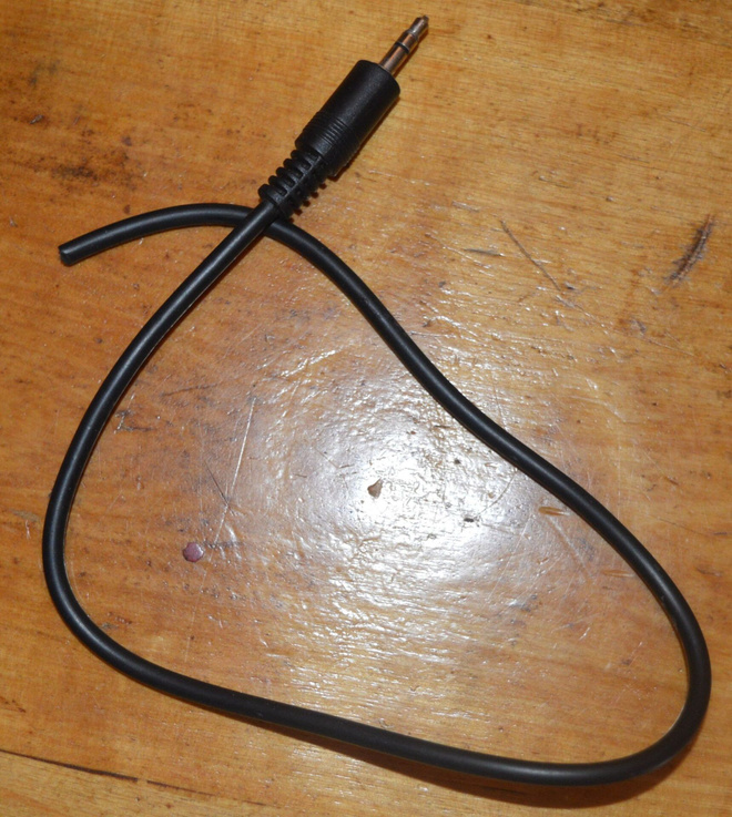 Audiokaapeli 40cm 2-napainen 3,5mm liitin