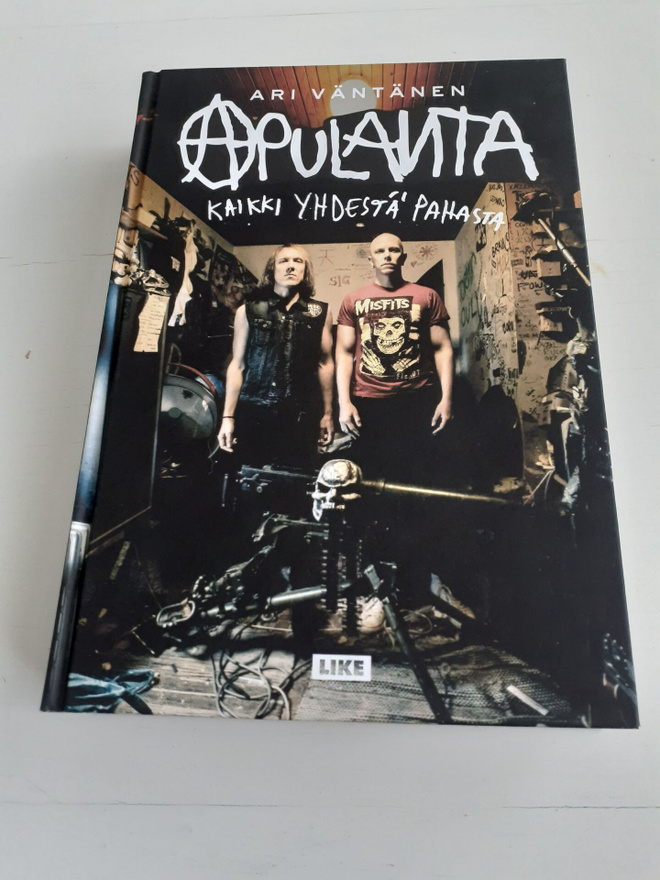 Apulanta Kaikki Yhdestä Pahasta