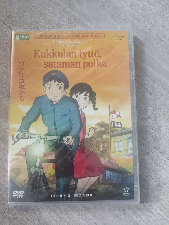 Kukkulan tyttö, sataman poika UUSI