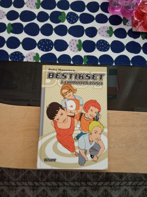 kirja bestikset leirikoulussa