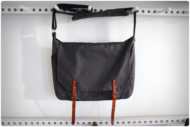ALLY CAPELLINO Jeremy -olkalaukku, Waxed Cotton + TARJOUS