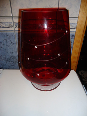 Partylite Rubiinikimallus hurricane somiste