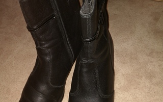 M shoe mustat nilkkurit 39 soljet