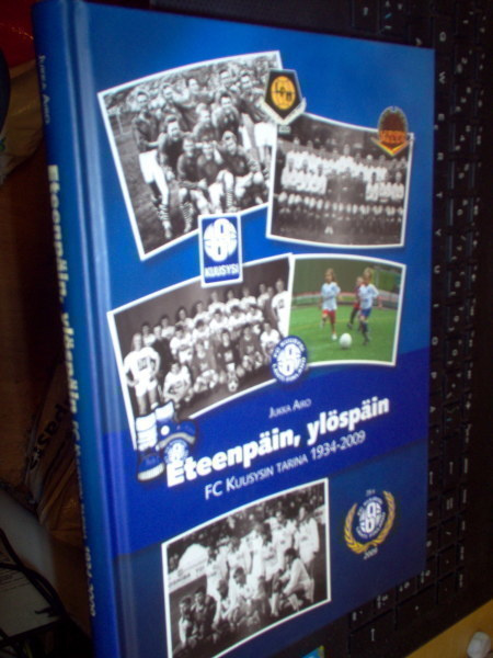Jukka Airo : Eteenpäin ylöspäin  ( 1 p. 2009 ) Sis.postikulu