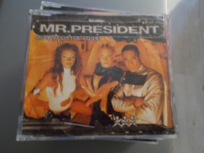 CDM MR PRESIDENT ** GIVE A LITTLE LOVE **