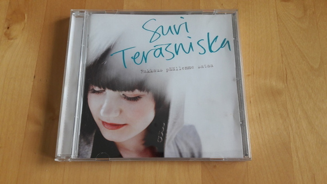 Suvi Teräsniska – Rakkaus Päällemme Sataa (CD)