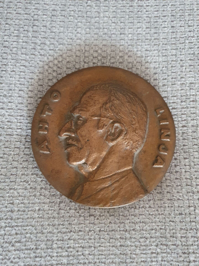 Ahto Linja (H. Varja 1982) mitali