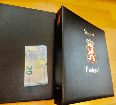 HYVÄ Davo Suomi III Kansio 19992003 Vähän Merkkejä