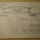Leidit retkellä, veistos kiinnostaa, p. 1907 -> Suomeen - pikkukuva 2