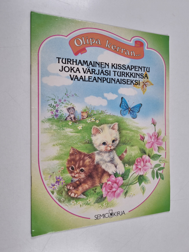 Turhamainen kissanpentu joka värjäsi turkkinsa vaaleanpun...