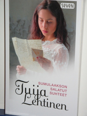 Tuija Lehtinen : SUMULAAKSON SALATUT SUHTEET