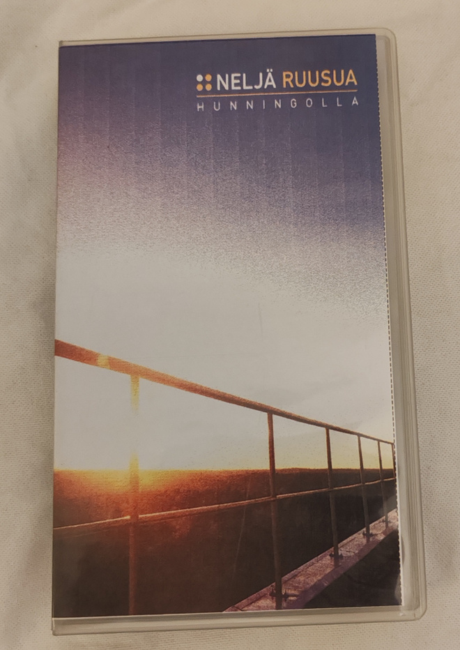 Neljä Ruusua Hunningolla VHS