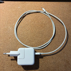 Apple 12W USB-laturi (A2167) – toimiva, käytetty - pikkukuva 1