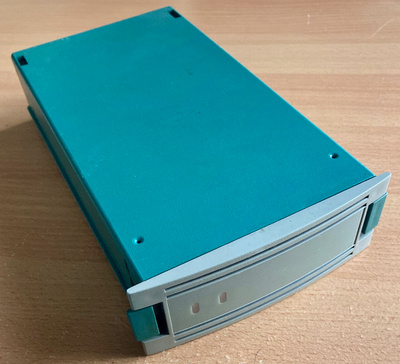 DEC Digital StorageWorks 350 kiintolevykelkka SCSI 50-pin