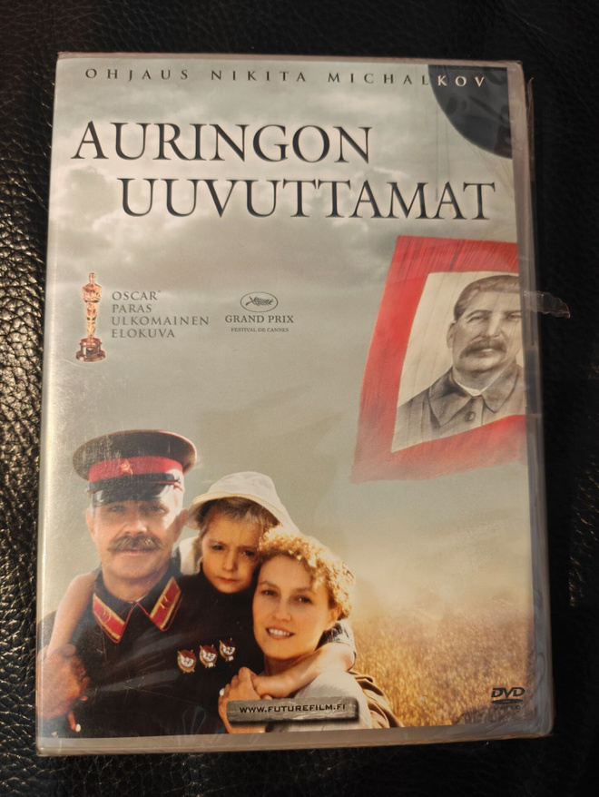 Auringon uuvuttamat (1994) DVD Suomijulkaisu