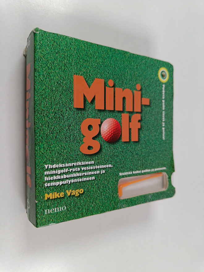 Mike Vago : Minigolf : yhdeksänreikäinen minigolf-rata ve...