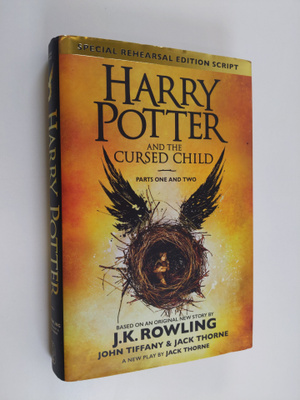 Jack Thorne ym. : Harry Potter and the Cursed Child - Par...