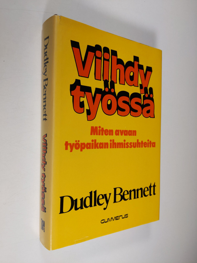 Dudley Bennett : Viihdy työssä