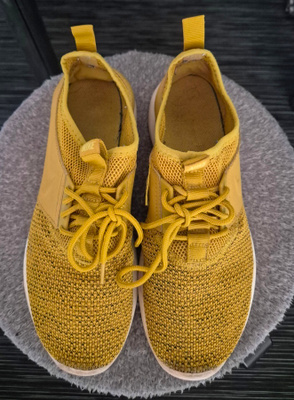 Nike sinapinkeltaiset kevyet tennarit / lenkkarit 39