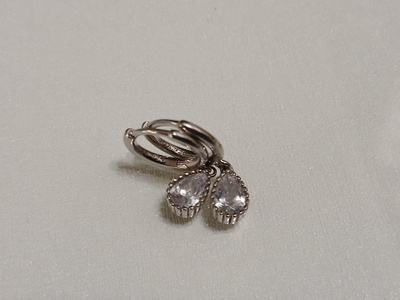 Hopeiset Baby Hoop Pear Drop korvakorut,