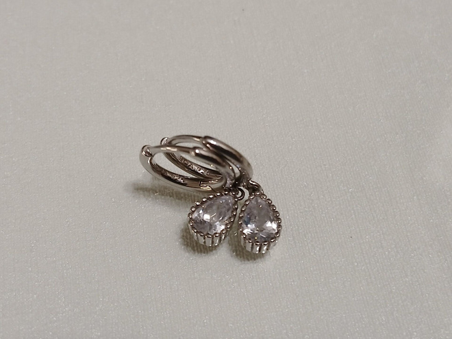 Hopeiset Baby Hoop Pear Drop korvakorut,