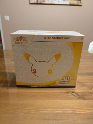 Pokémon TCG 30th Anniversary Celebration Elite Trainer Box
