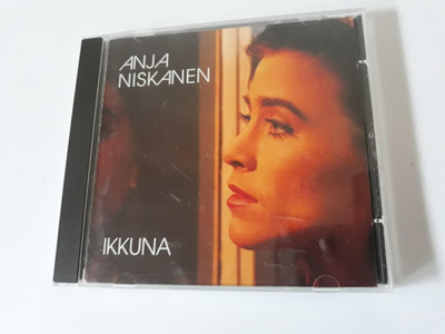 ANJA NISKANEN: IKKUNA