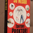 Jo Nesbo : Tohtori Proktori ja mahdollinen maailmanloppu - pikkukuva 1