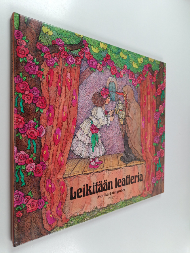 Monika Laimgruber : Leikitään teatteria