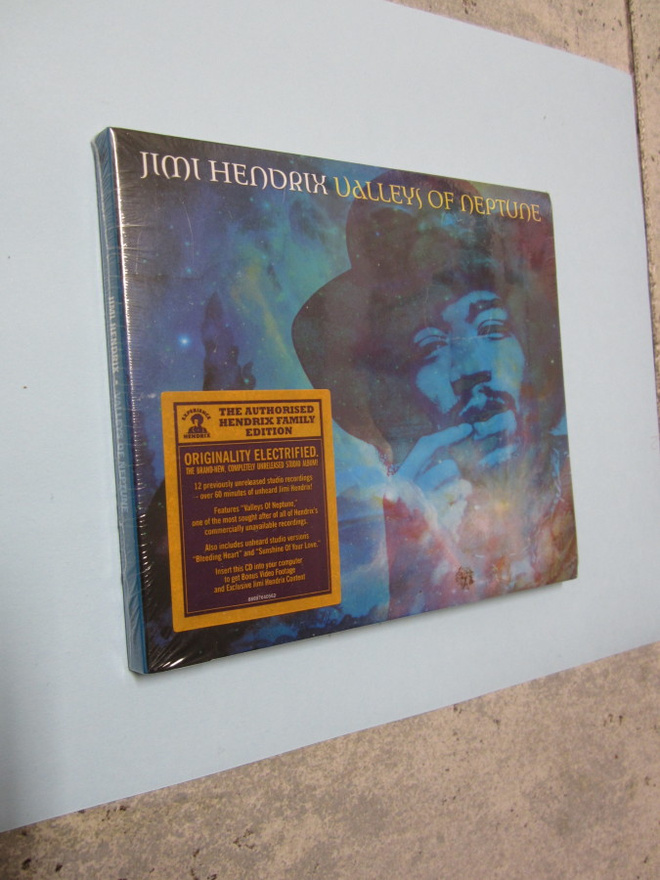 Jimi Hendrix – Valleys Of Neptune ; AVAAMATON