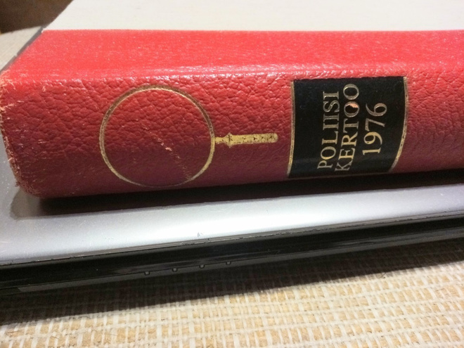 Poliisi kertoo 1976
