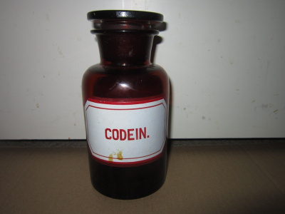 Vanha apteekin lasinen codein pullo