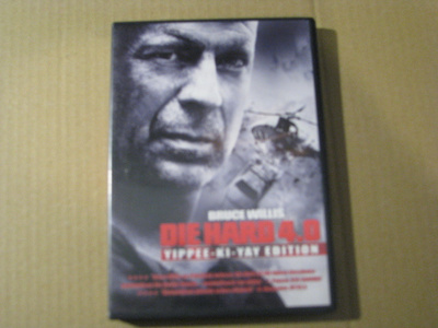 DIE HARD - 4.0 ( Bruce Willis )
