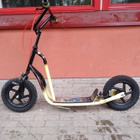 Potkulauta / scootti puhallettavilla renkailla - pikkukuva 1