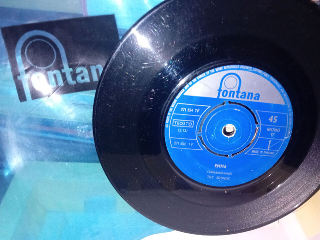 7"single The Sounds : Emma ( SIS POSTIKULU )