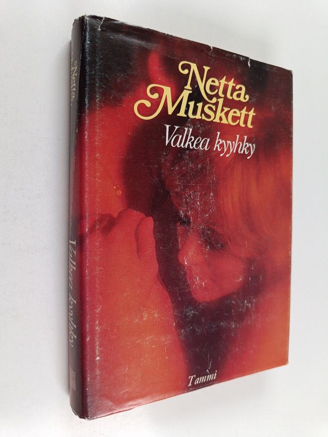 Netta Muskett : Valkea kyyhky