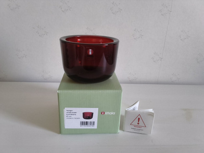 Kynttilälyhty VALKEA karpalo • Iittala / Harri Koskinen