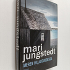 Mari Jungstedt : Meren hiljaisuudessa - pikkukuva 1