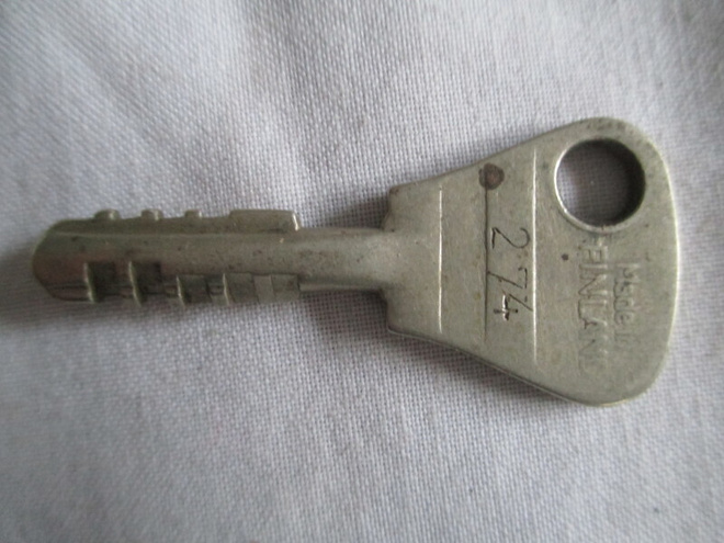 AVAIN KÄYTETTY  AVA MAde IN FINLAND 4.4 cm