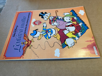 DISNEY AKU ANKAN PARHAAT LENTÄVÄ MATTO HYVÄ