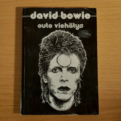David Bowie – Outo viehätys Pop-kirjat
