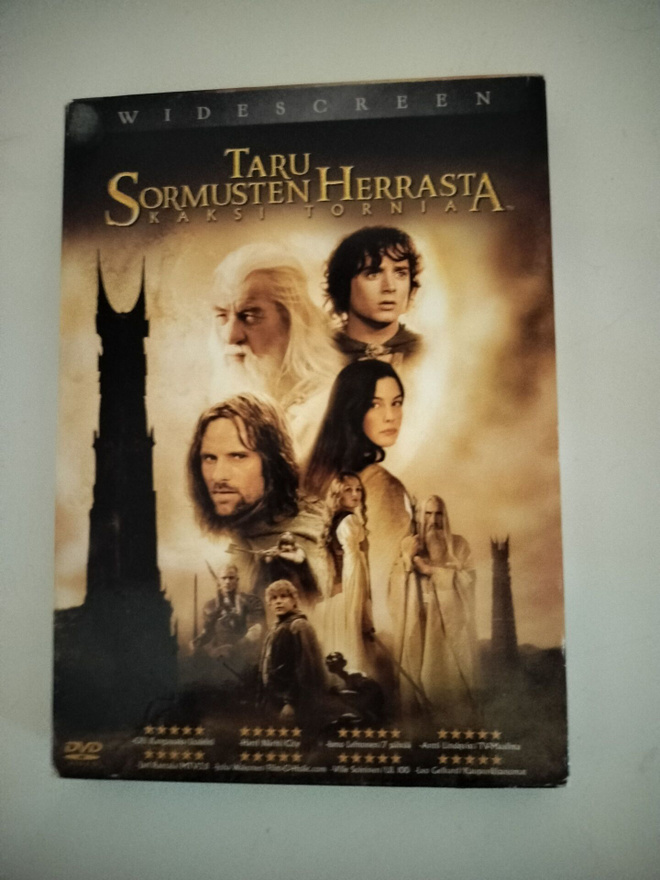 Taru sormusten herrasta kaksi tornia