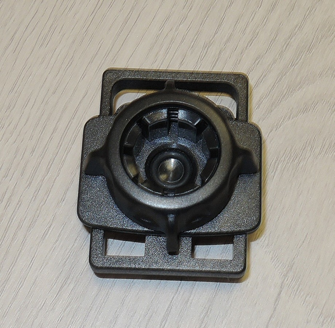 TomTom GO palloteline (dual T-slot-> 17mm ball adapter)