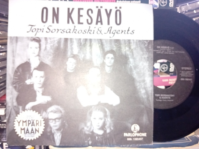 7" single Topi Sorsakoski & Agents : On kesäyö + 1