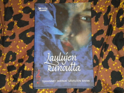 4 C-kasetti BOX - Laulujen Runoutta - 2003 EX+