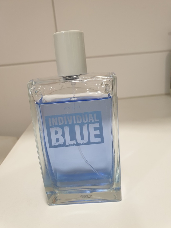 AVON Individual Blue Eau de Toilette miehille, 100 ml